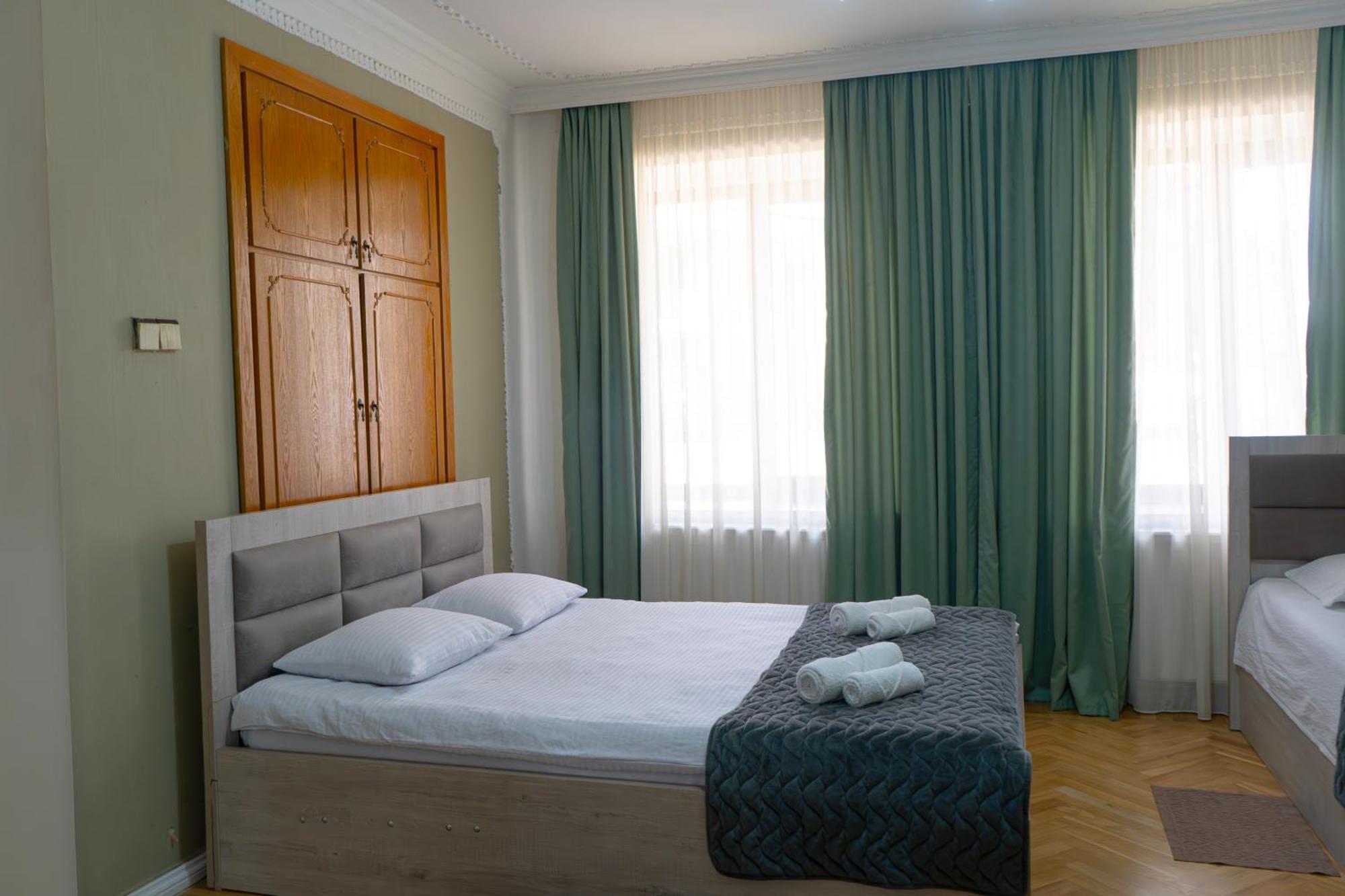 Anna'S Guest House 哥里 外观 照片