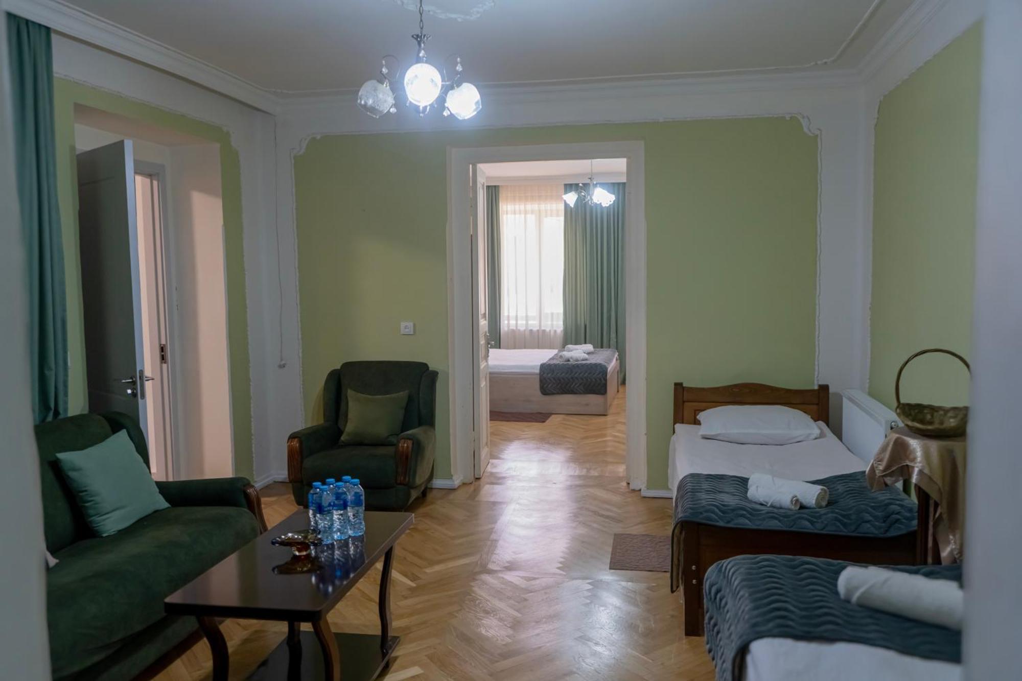 Anna'S Guest House 哥里 外观 照片